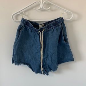 Aritzia Wilfred Free Shorts